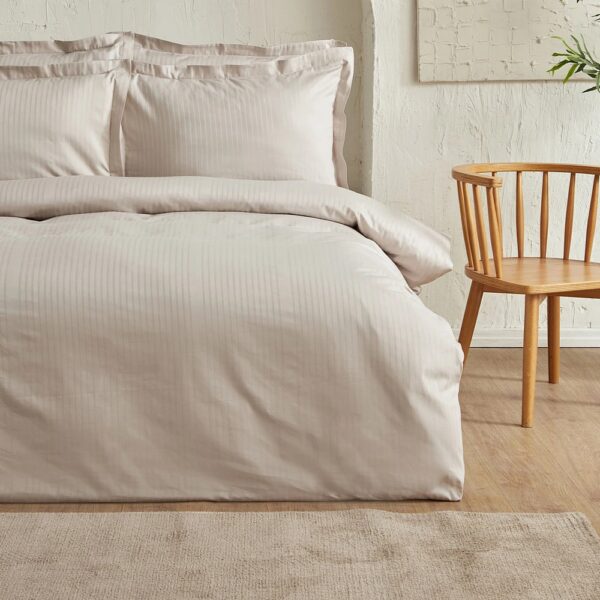 Uniq Satin Double Duvet Cover Set - Image 2