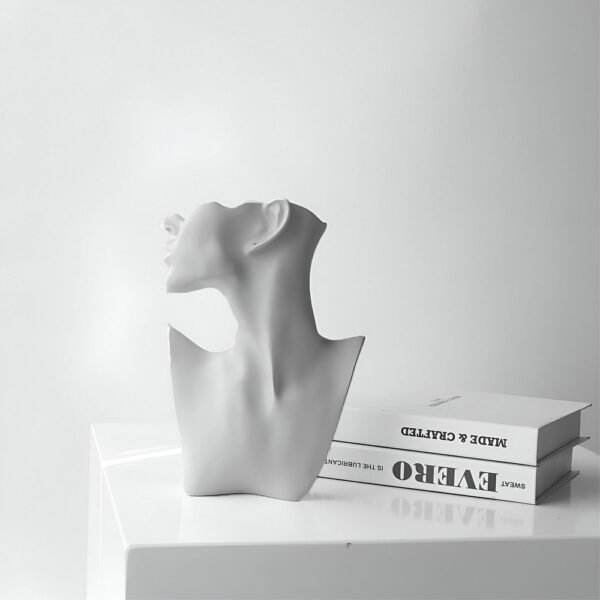 The Silent Contour Resin Statue - Image 2